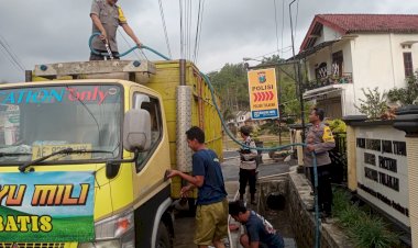Bangun-Sumur-Bor-Polisi-di-Pacitan-Atasi-Krisis-Air-pada-Musim-Kemarau