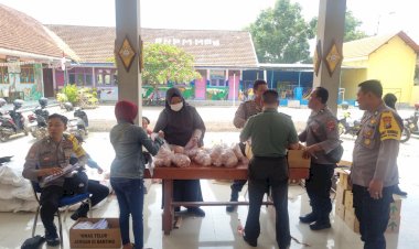 Sinergitas-Polisi-bersama-TNI-Bantu-Penyaluran-CPP-untuk-1.211-Keluarga-Rawan-Stunting-di-Mojokerto