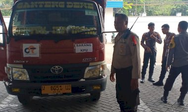 Polrestabes-Surabaya-Siagakan-Personel-Pengamanan-Gudang-Penyimpanan-Logistik-Pemilu-2024