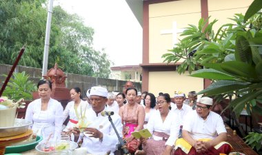 Ibadah-Hari-Raya-Galungan-di-Pura-Kertha-Bumi-Bhayangkara