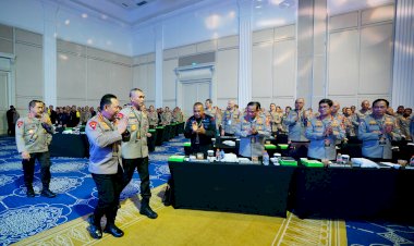 Kapolri-Tekankan-Persatuan-Kesatuan-Modal-Utama-Wujudkan-Indonesia-Emas-2045-di-Rapim-Polri