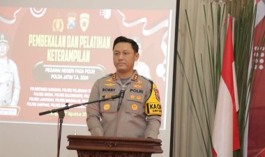 Kapolres-Lamongan-Beri-Motivasi-Anggota-Polri-Tetap-Produktif-Pada-Masa-Purna-Tugas