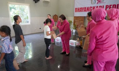 Semangat-HKGB-ke-72,-Bhayangkari-Cabang-Bojonegoro-Gelar-Baksos-untuk-Masyarakat