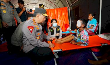 Tinjau-Posko-Pengungsian-Erupsi-Lewotobi,-Kapolri-Pastikan-Pelayanan-dan-Kebutuhan-Warga
