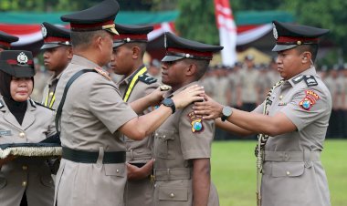 Kapolda-Jatim-Lantik-900-Bintara-Polri-Baru,-Siap-Mengabdi-untuk-Negeri