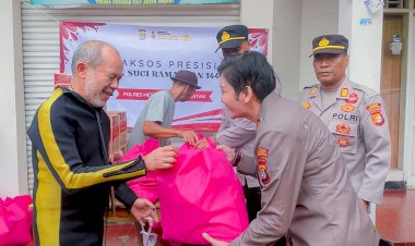 Cerita-Kapolsek-Pesanggrahan-Evakuasi-Warga-Banjir-yang-Terjebak-dari-Lantai-Dua