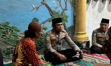 Kapolresta-Sidoarjo-Takziyah-dan-Berikan-Santunan-Ke-Keluarga-Santri-Rizki-Maulana