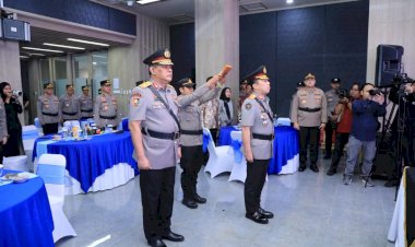 Pimpin-Sertijab-dan-Pengantar-Purna-Tugas,-Kadivhumas-Polri-Tekankan-untuk-Selalu-Berbuat-yang-Terbaik