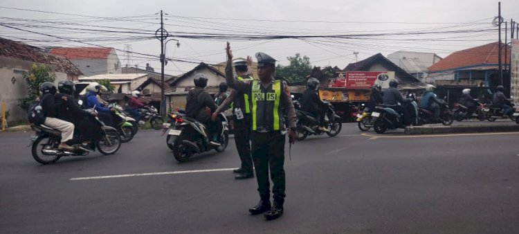Polisi Sidoarjo Pagi Melayani